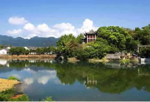 溪口景区打响“赏花战役”迎来“万人大团”